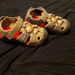 Oshkosh boys gray sandals